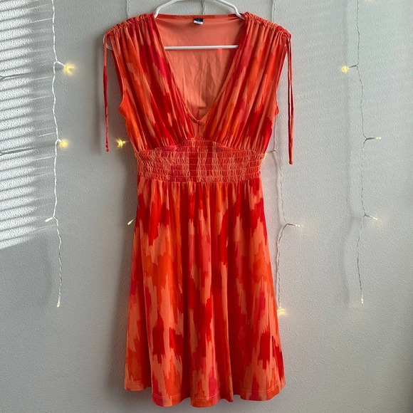 Old Navy Abstract Printed Deep Plunge Dress 🧡❤️​ - Picture 1 of 3